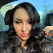 Fryzjer Юлия Сахарова Moscow,