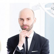Plastic Surgeon Макс-Адам Шерер on Barb.pro