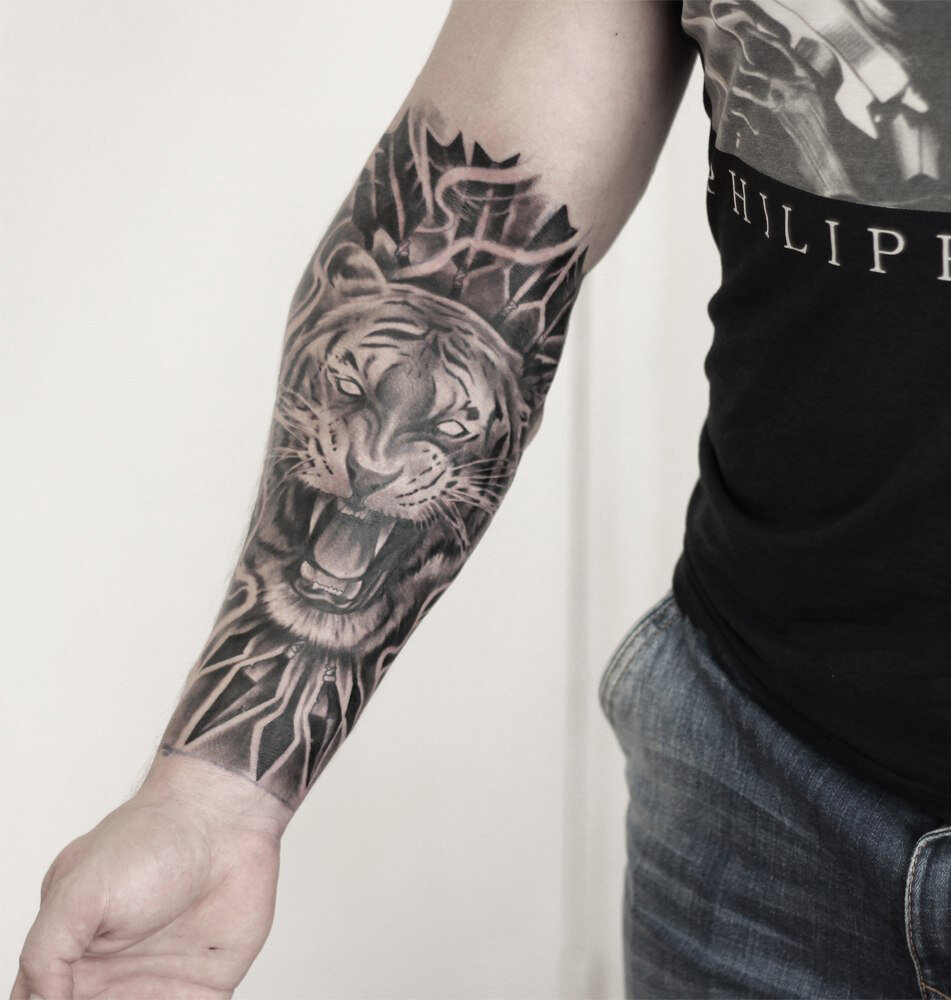 Фото татуировок для мужчин на руке от кисти до локтя