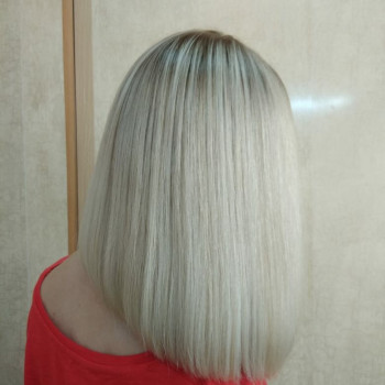 Выведение волос из темного цвета в блонд