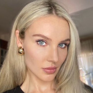 Makeup Artist Оксана С. on Barb.pro