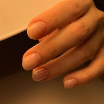Снятие гель-лака с ногтей на руках