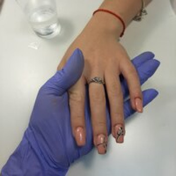 Снятие биогеля с ногтей на руках