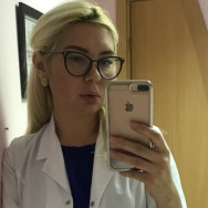 Cosmetologist Алина Савенкова on Barb.pro