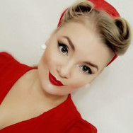 Makeup Artist Лена Печенкина on Barb.pro