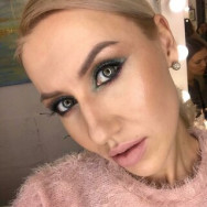 Makeup Artist Елена Л. on Barb.pro