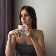 Психолог Анастасия Саратов,