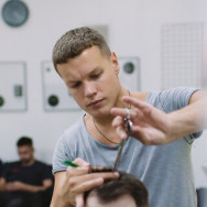 Hairdresser Андрей К. on Barb.pro