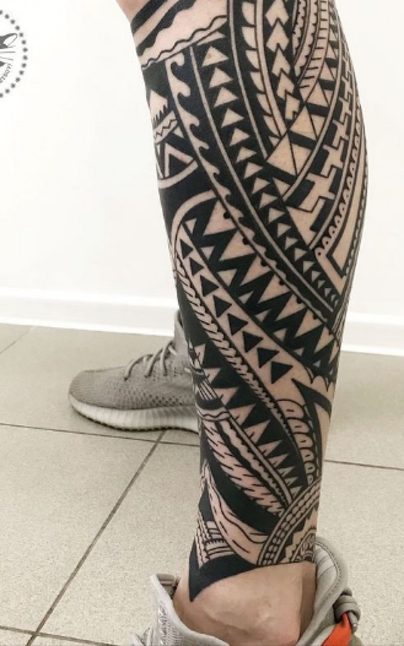 Мужские на ноге узор, photo - Тату салон Stk