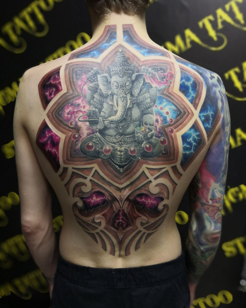  , photo - Tattoo-Meister Виталий Лобанов