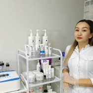 Cosmetologist Дина  on Barb.pro