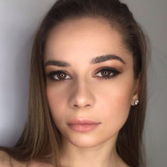 Makeup Artist Юлия Astana,​Кумбел, 1а