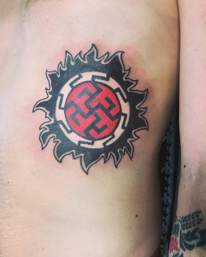 Seiten sonne schwarze Sonne, photo - Tattoo-Meister Alexandra Andreeva