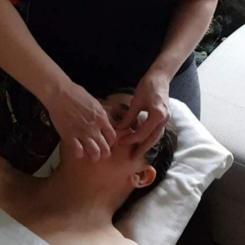 Миофасциальный массаж лица