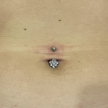 Пирсинг пупка / Piercing do pupíku