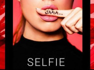 Beauty Salon Selfie on Barb.pro