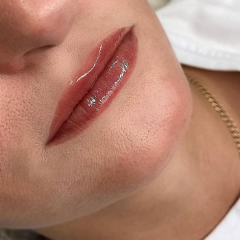 Акварельный татуаж губ