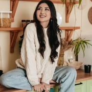 Makeup Artist Гульден Semey,