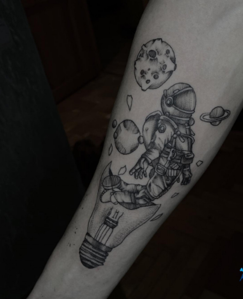 Mężczyźni astronaut przedramię, photo - Tatuażysta Ana Vladova