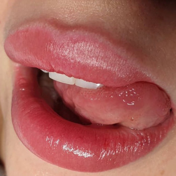 Акварельный татуаж губ