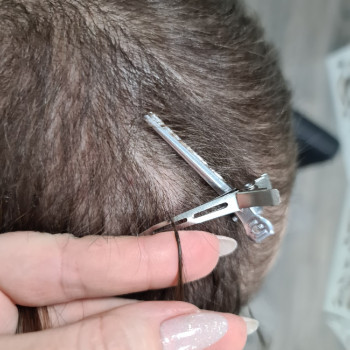 Коррекция нарощенных волос