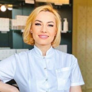 Kosmetikerin Yustina Pavlovskaya on Barb.pro