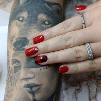 Wzórki na pazurki
                    Мастер маникюра Olena Mishuk Варшава