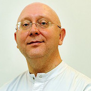 Schönheitschirurg Вадим Викторович Saint Petersburg,​Черняховского, 62 район Ligovka-Yamskaya