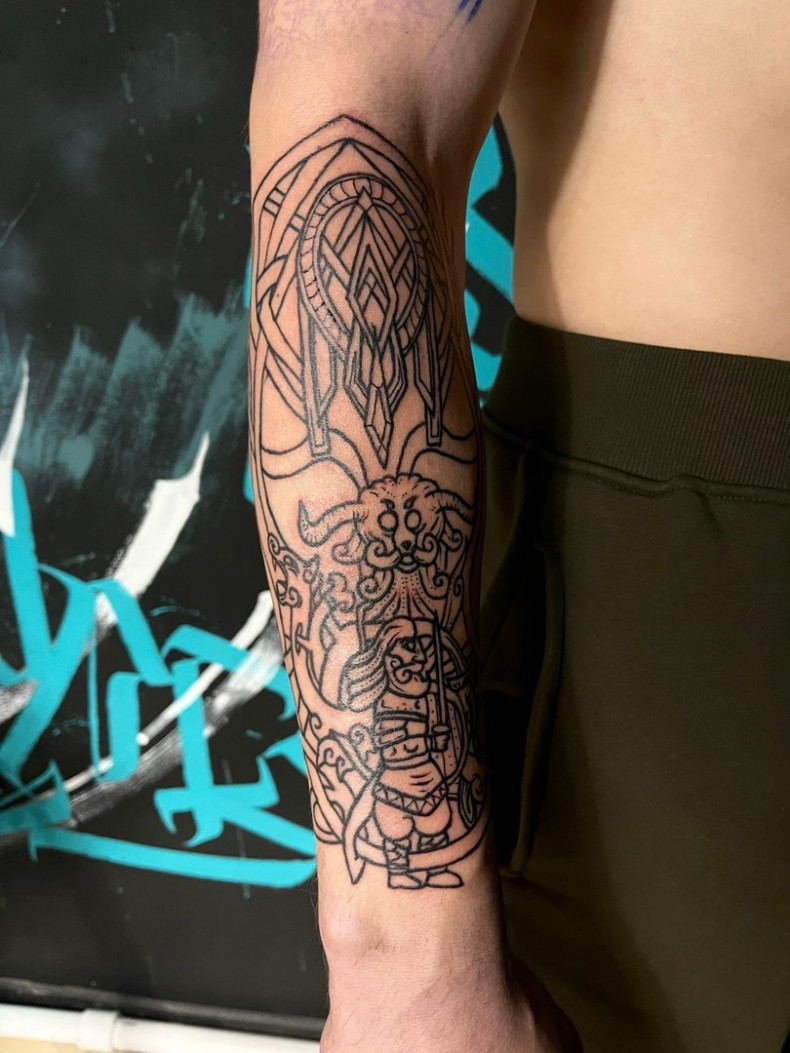Мужские на предплечье узор, photo - Тату салон Meduza