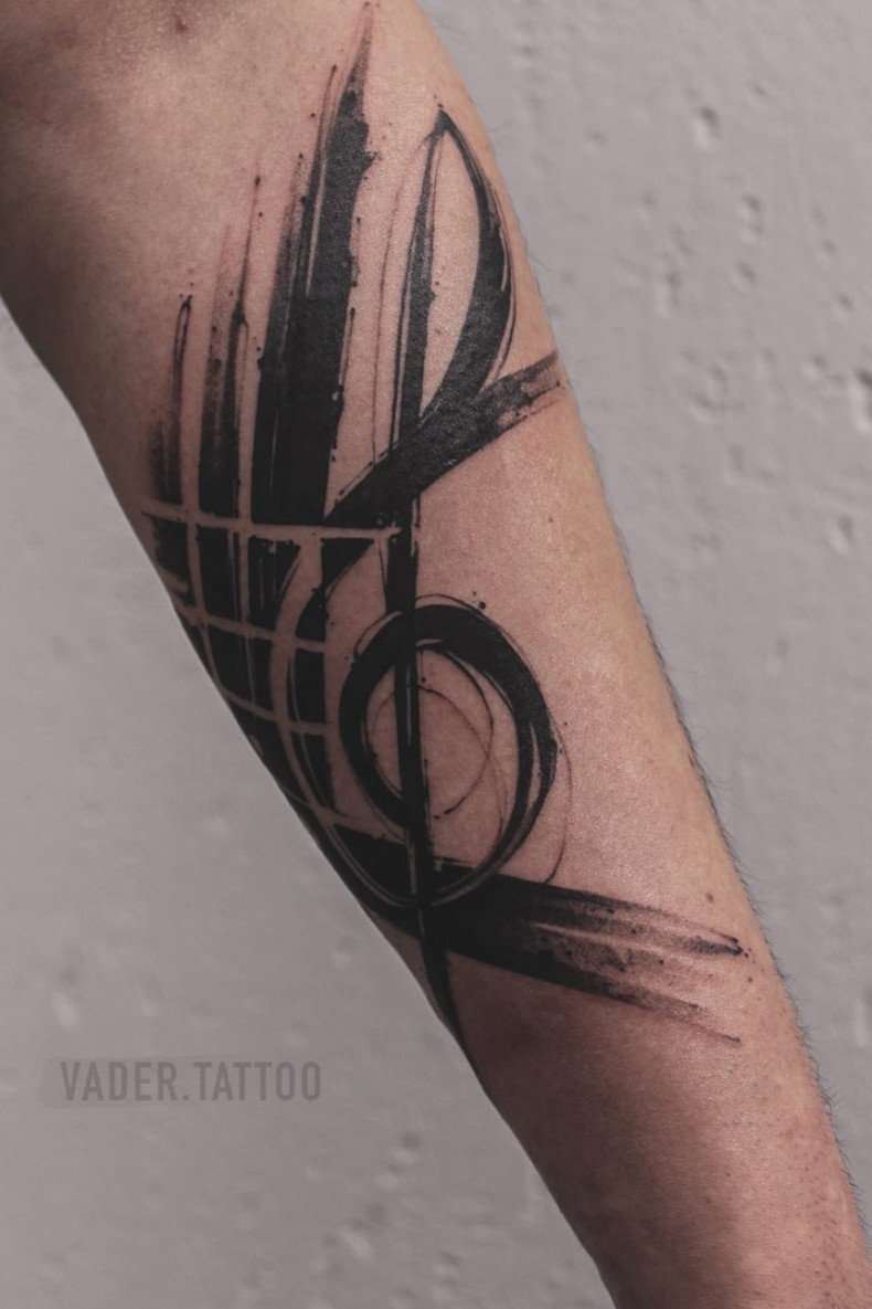 Arm treble clef, photo - Tattoo Master Татьяна Вейдер