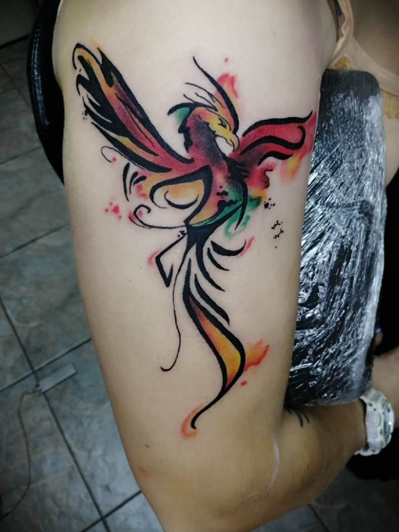 На руке акварель птица, photo - Тату салон More Tattoo