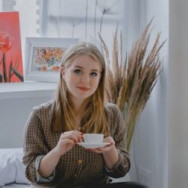 Specjalista od brwi Anastasiya Poznań,