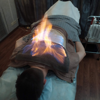 Огненный массаж спины в салоне