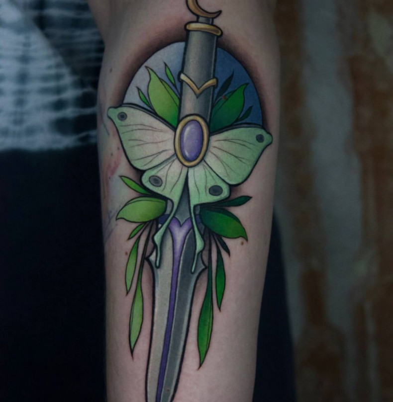 Мужские на руке кинжал, photo - Тату мастер Валерия Кузнецова