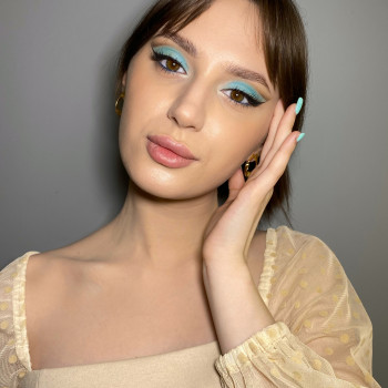 Макияж и причёска 
                    Specjalista od brwi Снежана Лихачева Saratov