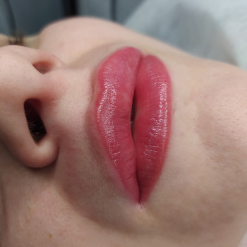 Перманентный макияж губ в Варшаве