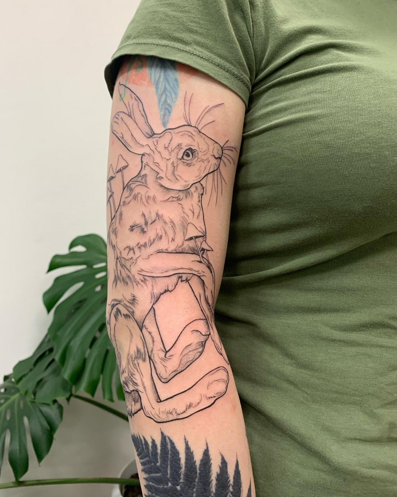 Женские на руке заяц, photo - Тату мастер Мария