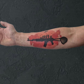Набитие татуировки
                    Тату мастер Дмитрий Соколов Краснодар