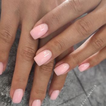 Аппаратный маникюр 
Укрепление ногтей 