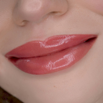 Перманентный макияж губ — помадный прокрас 