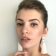 Makeup Artist Kristi  on Barb.pro