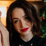 Browmaker Anna Krakow,