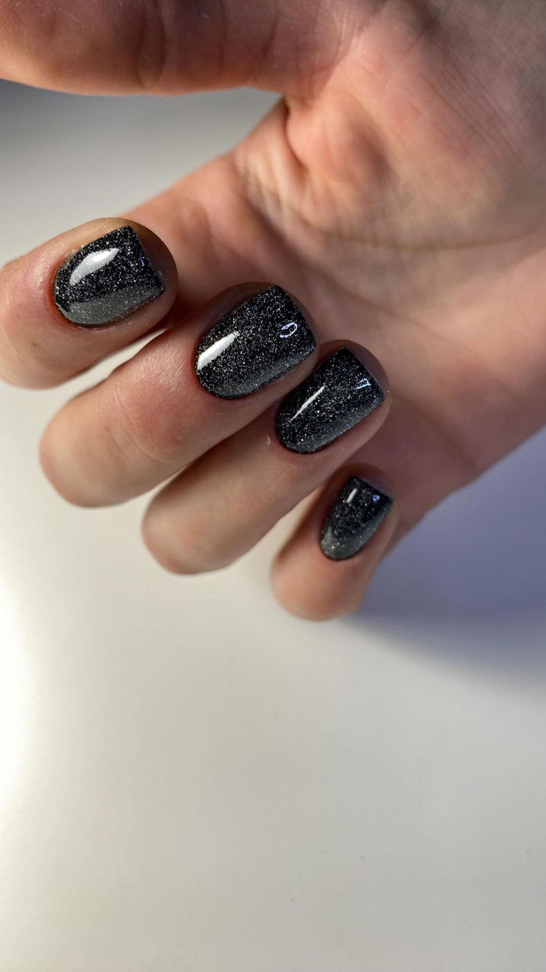 Glitter black, photo - Manicurist Ekaterina Marchenko