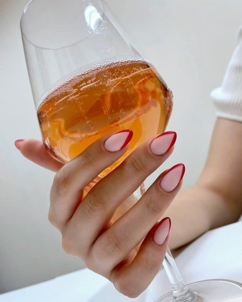 Migdałowe francuski manicure, photo - Manicurzysta Polina