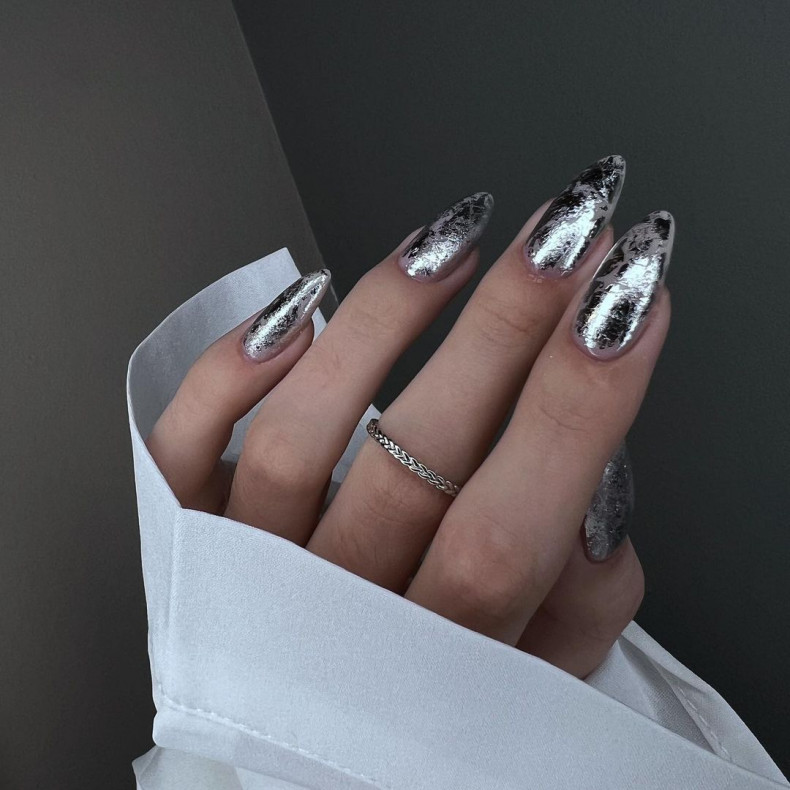 Silver foil festive, photo - Manicurist Nataly