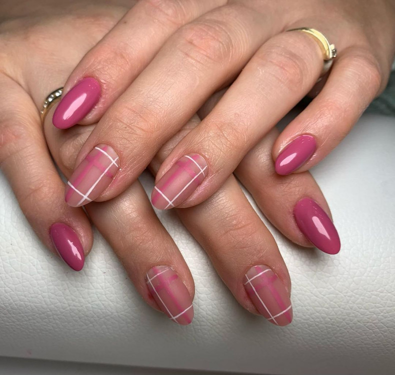 Różowe linie na paznokciach, photo - Manicurzysta Victory