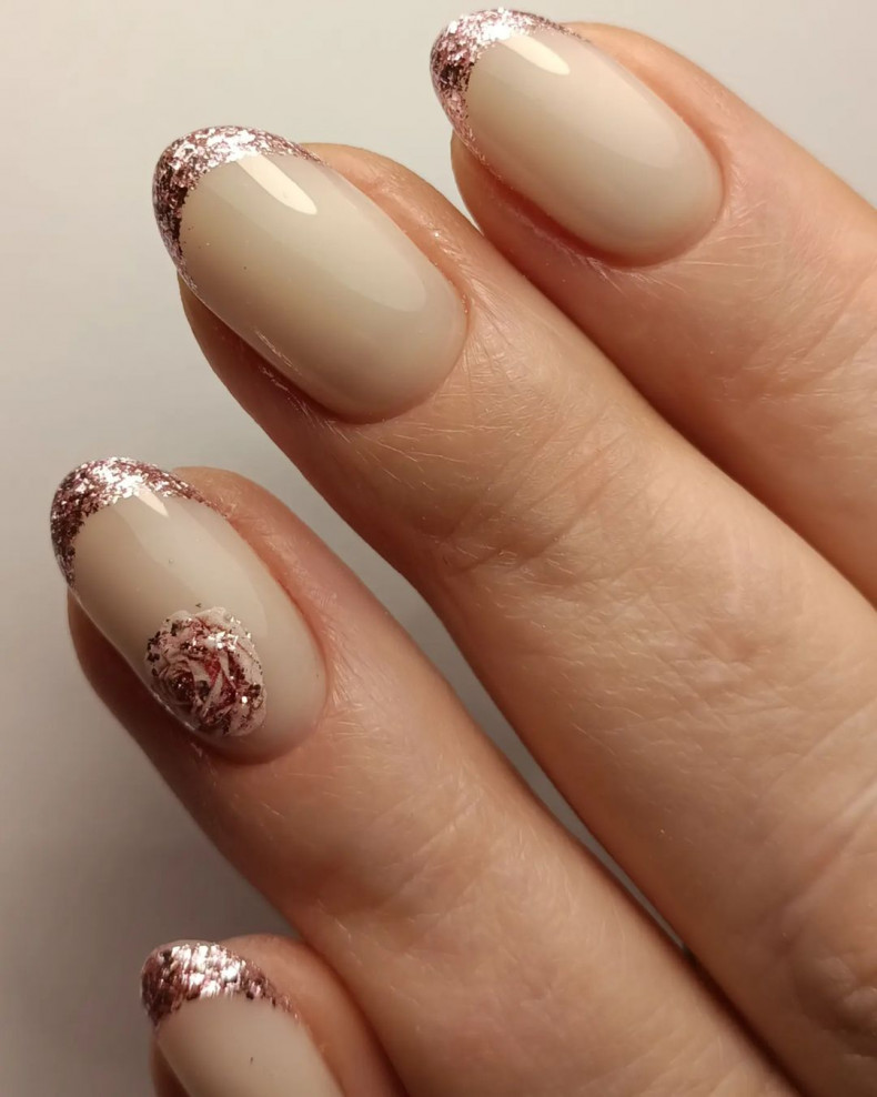 Nude glitter french manicure, photo - Manicurist Olesya Abramovich
