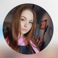 Maniküre Yuliya Lublin,