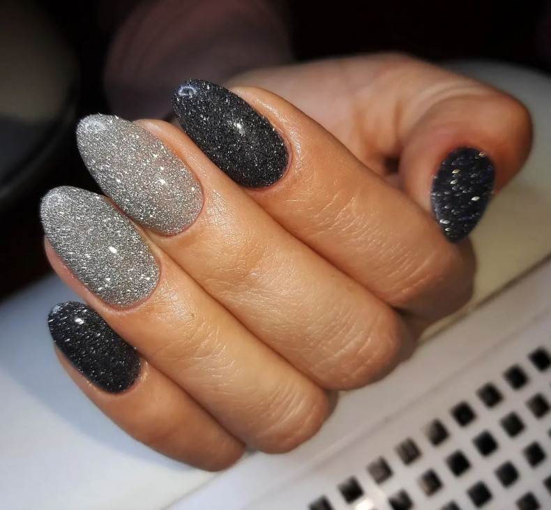 Glitter black silver, photo - Manicurist Yana Bomko