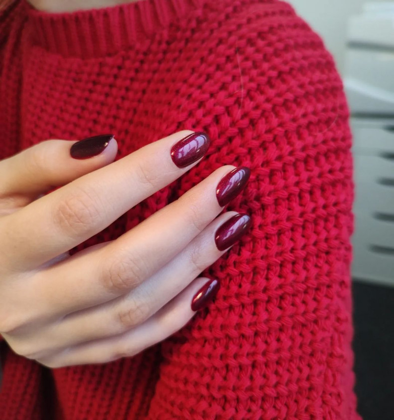 Burgundy, photo - Manicurist Olga Sushko
